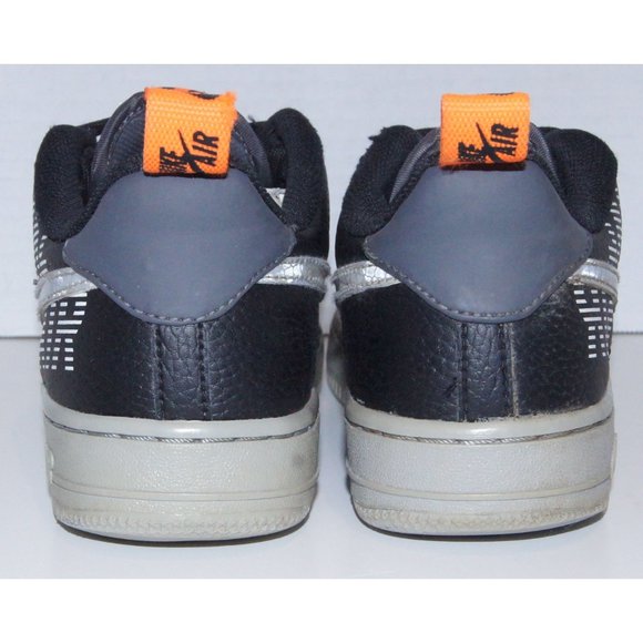 Air Force 1 Under Construction - Picture 4 of 12